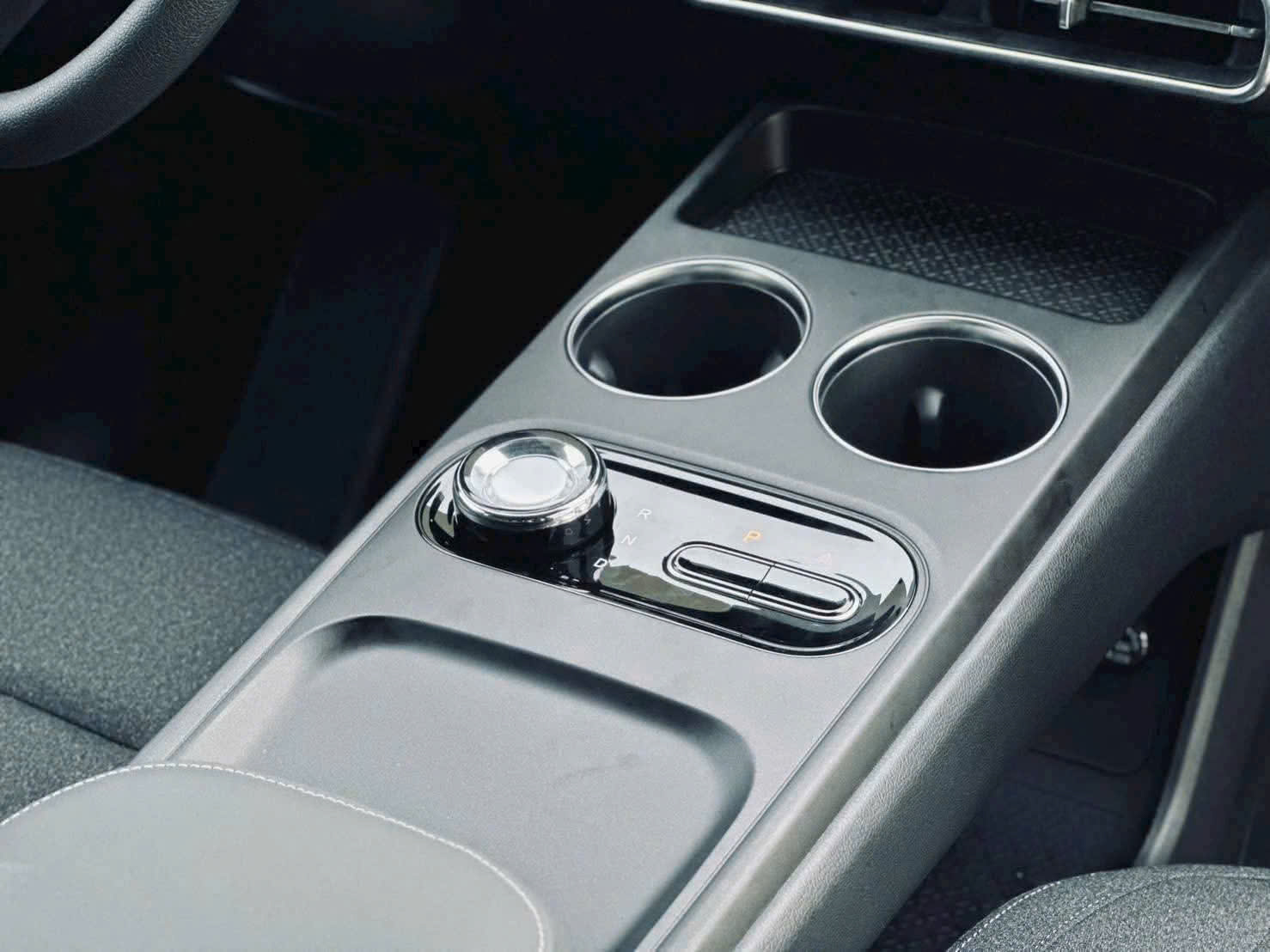 VinFast Limo Green - Ảnh 6